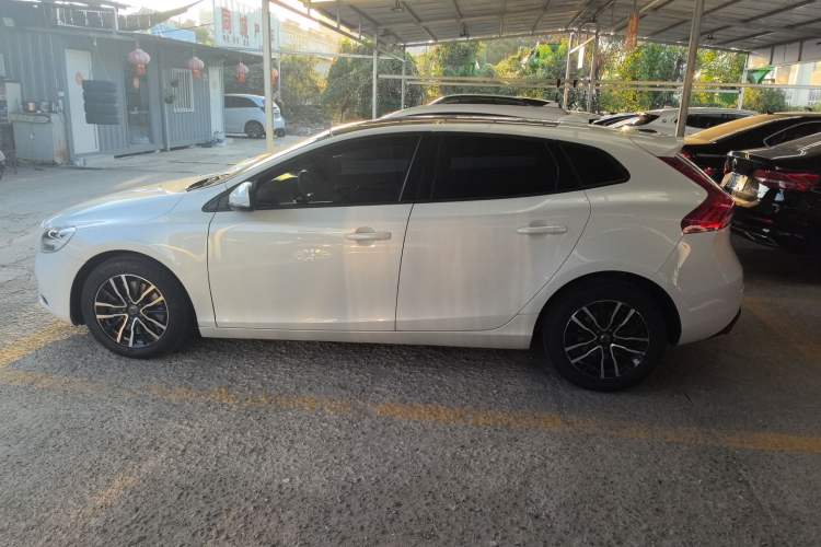 Used Volvo V40 2019 T3 Zhiyi Edition Exterior 4