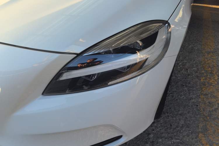 Used Volvo V40 2019 T3 Zhiyi Edition Exterior 5