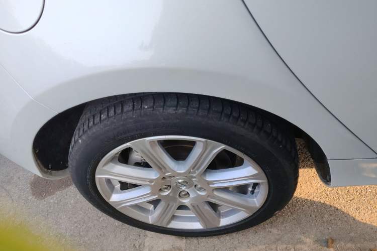 Used Volvo V40 2019 T3 Smart Luxury Edition Exterior 8