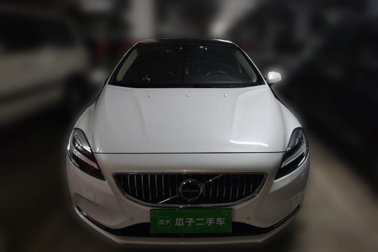 Used Volvo V40 2019 T3 Smart Luxury Edition Front