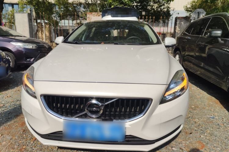 Used Volvo V40 2019 T3 Zhiyi Edition Front