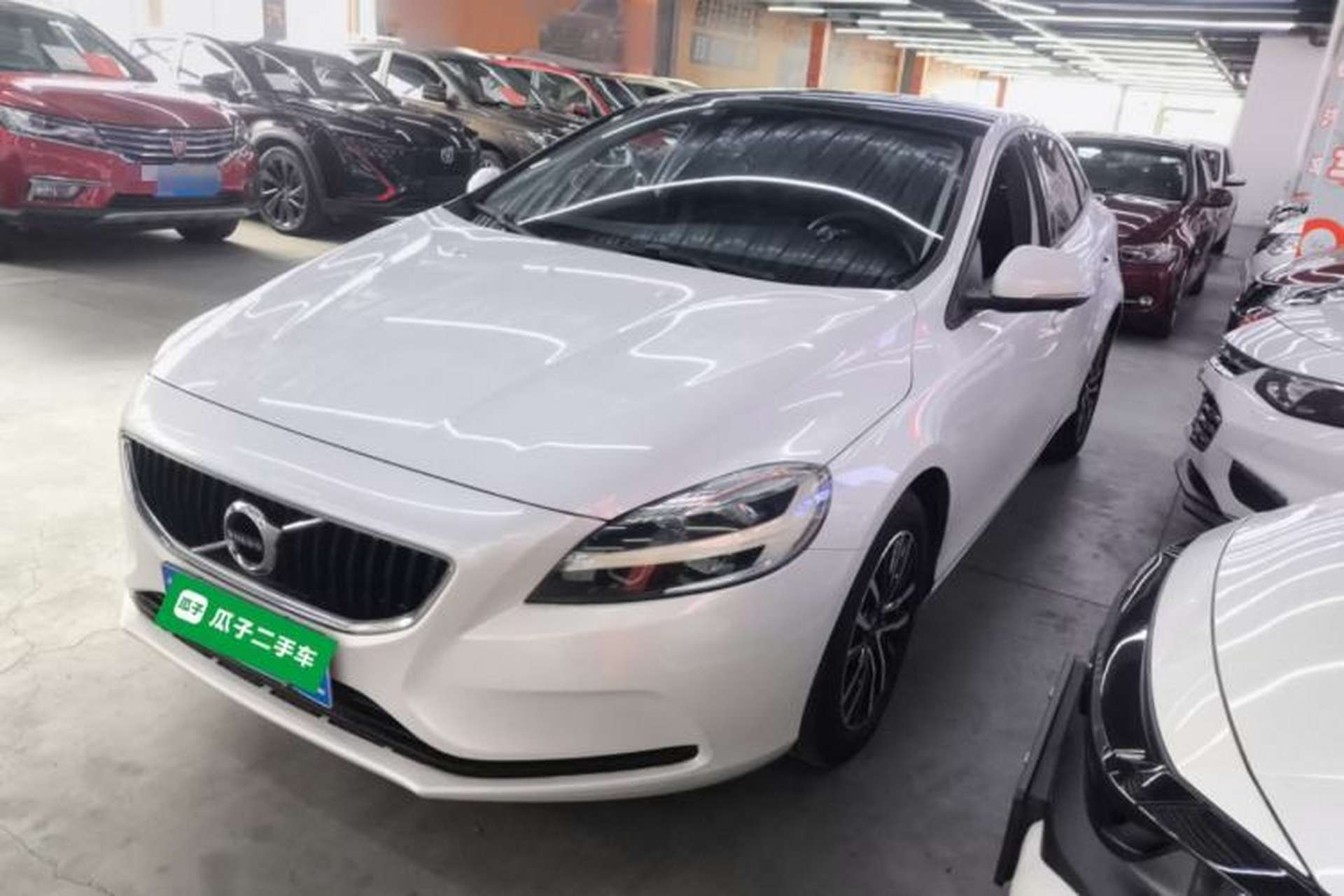 Used Volvo V40 2019 T3 Zhiyi Edition Front Left 45 Deg