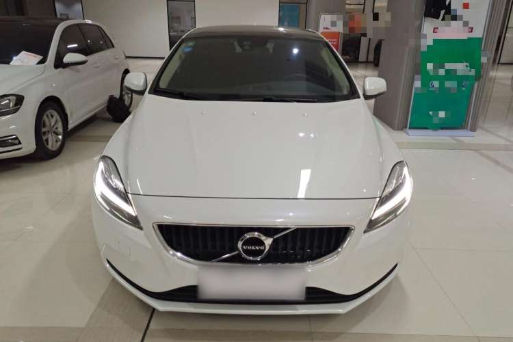 Used Volvo V40 2019 T3 Zhiyi Edition Front