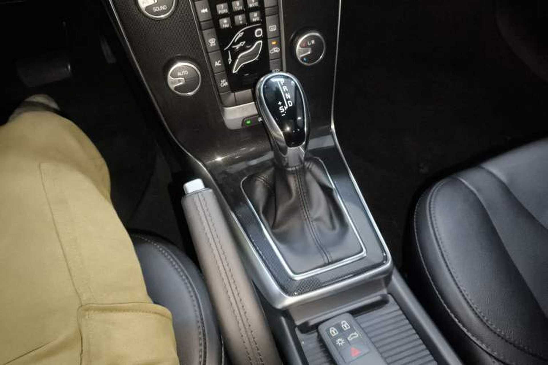 Used Volvo V40 2019 T3 Zhiyi Edition Gear Lever