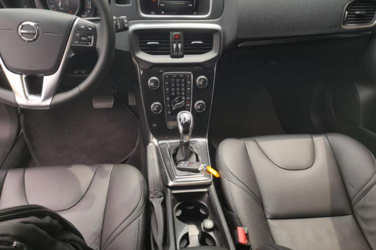 Used Volvo V40 2019 T3 Zhiyi Edition Gear Lever