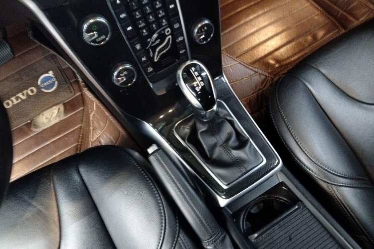 Used Volvo V40 2019 T3 Zhiyi Edition Gear Lever