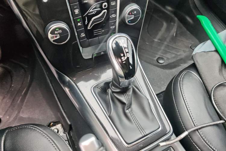 Used Volvo V40 2019 T3 Zhiyi Edition Gear Lever