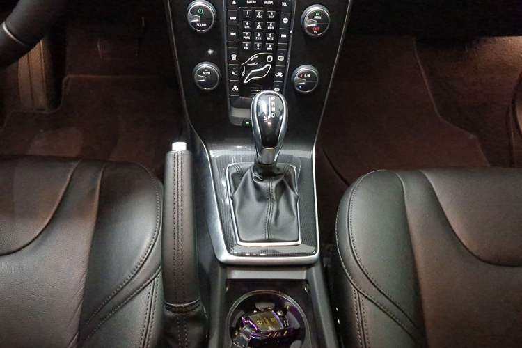 Used Volvo V40 2019 T3 Zhiyi Edition Gear Lever