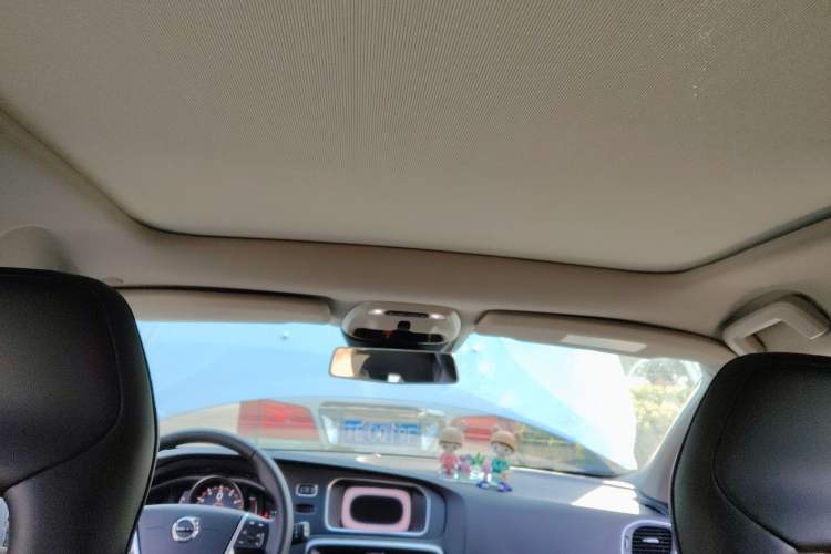 Used Volvo V40 2019 T3 Smart Luxury Edition Headliner