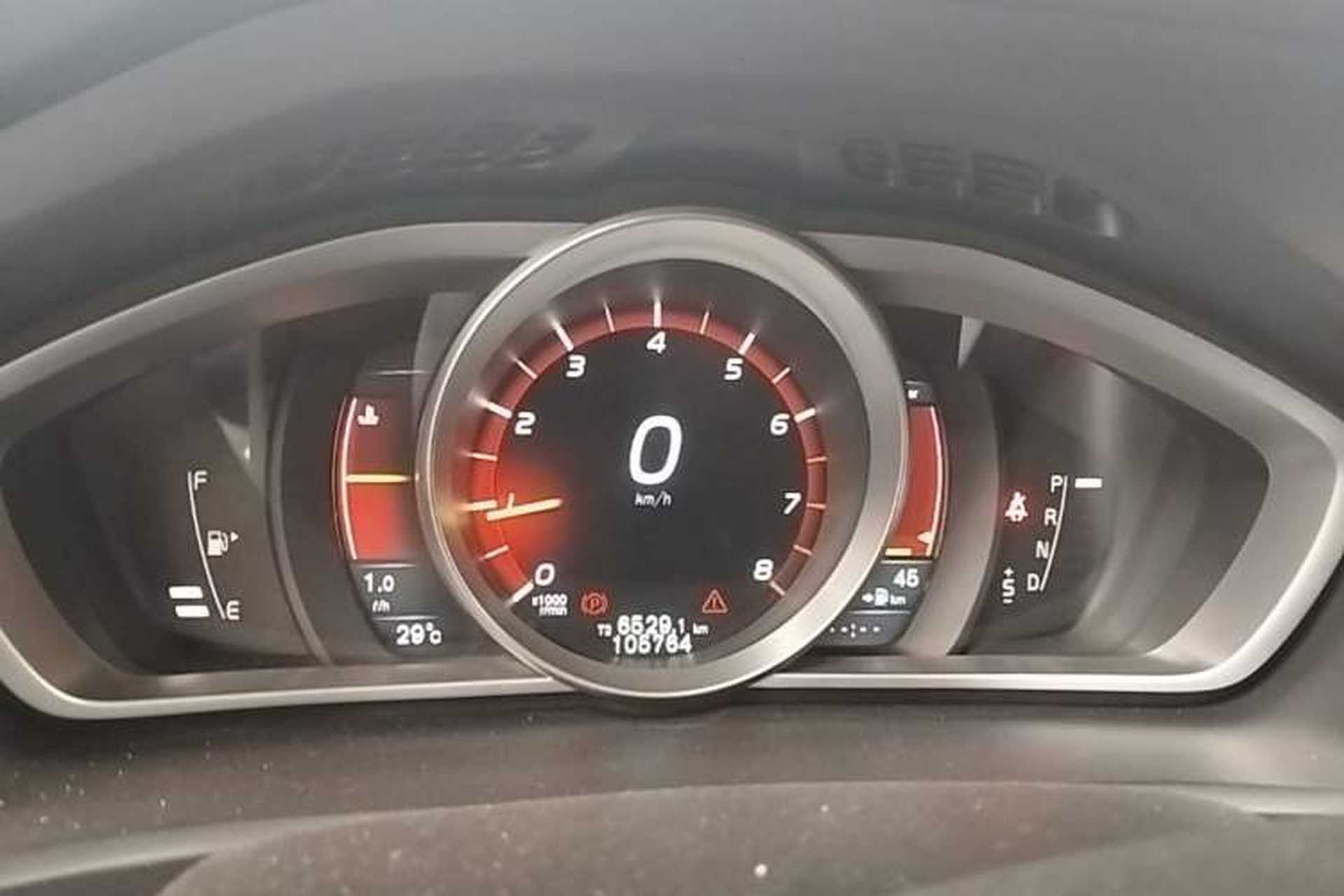 Used Volvo V40 2019 T3 Smart Luxury Edition Instrument Cluster