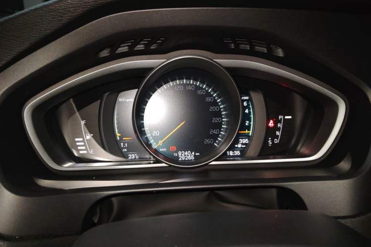 Used Volvo V40 2019 T3 Smart Luxury Edition Instrument Cluster