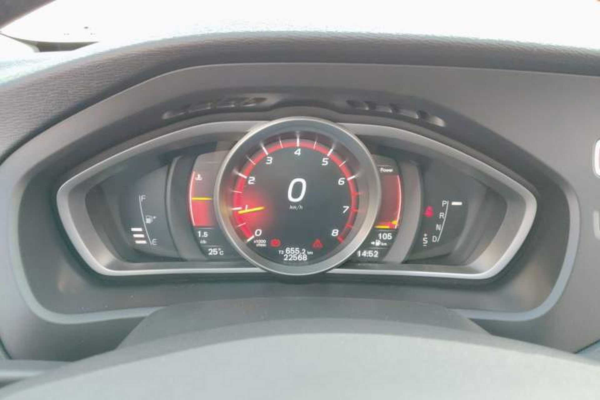 Used Volvo V40 2019 T3 Smart Luxury Edition Instrument Cluster