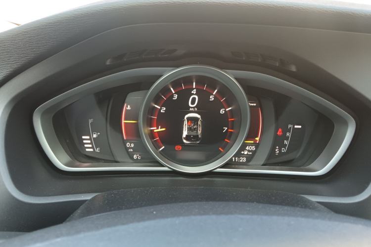 Used Volvo V40 2019 T3 Smart Luxury Edition Instrument Cluster