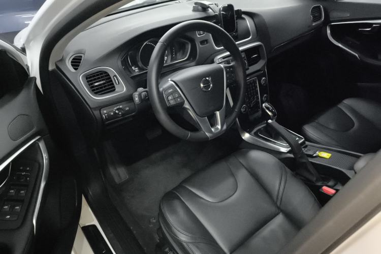 Used Volvo V40 2019 T3 Zhiyi Edition Interior 3