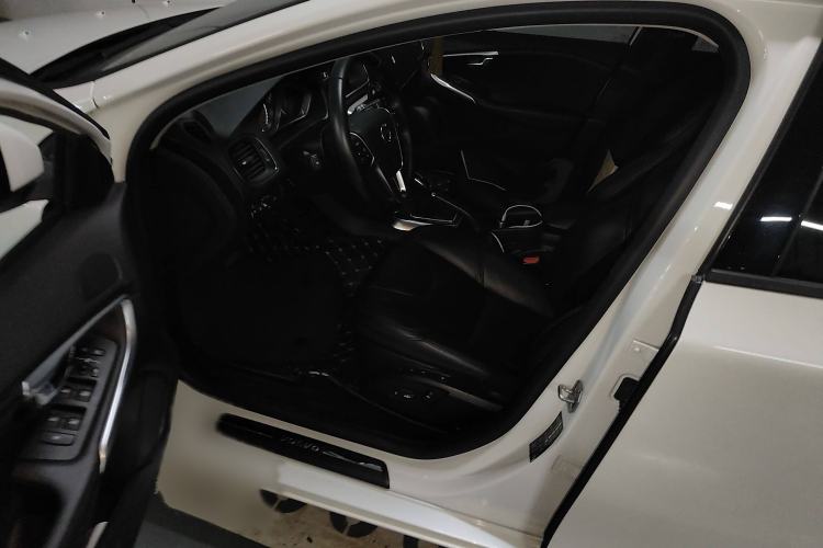 Used Volvo V40 2019 T3 Zhiyi Edition Interior 3