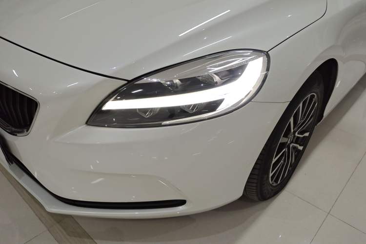 Used Volvo V40 2019 T3 Zhiyi Edition Left Front Headlight