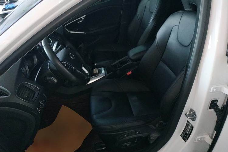 Used Volvo V40 2019 T3 Smart Luxury Edition Left Front Seat