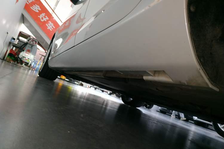 Used Volvo V40 2019 T3 Smart Luxury Edition Left Side Sill