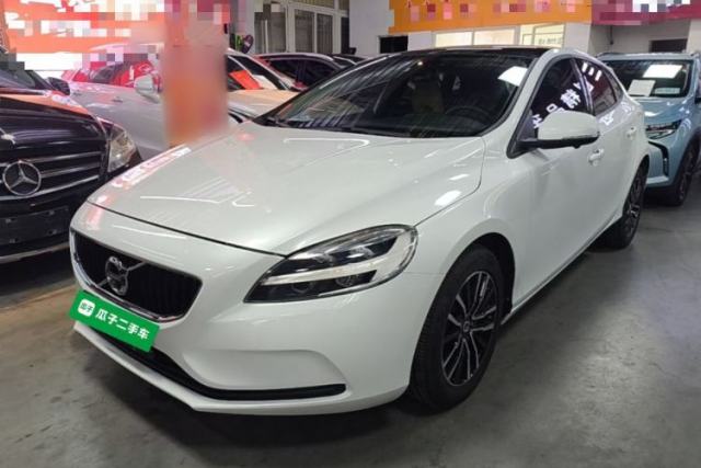 Ojetý Volvo V40 2019 T3 Zhiyi Edition