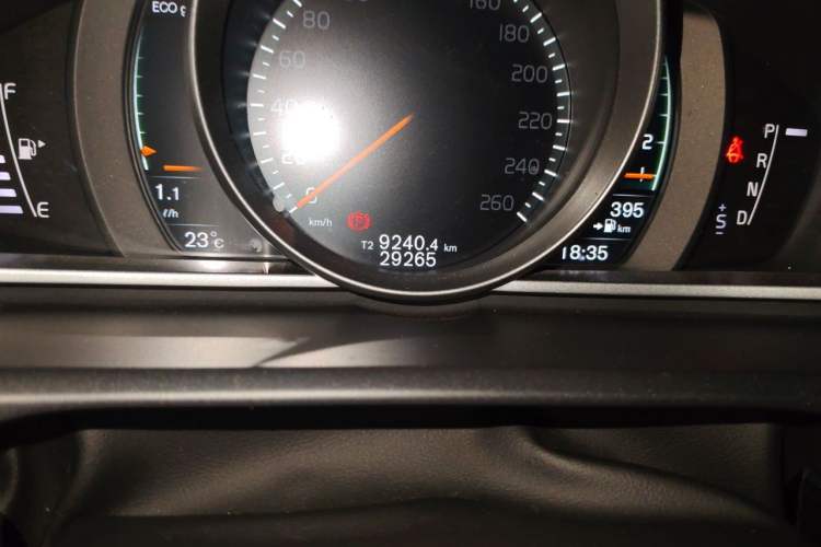 Used Volvo V40 2019 T3 Smart Luxury Edition Odometer Close Up