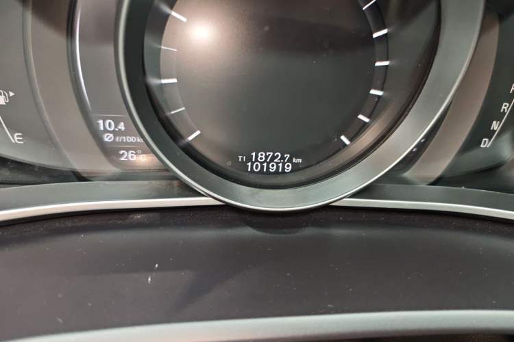 Used Volvo V40 2019 T3 Zhiyi Edition Odometer Close Up