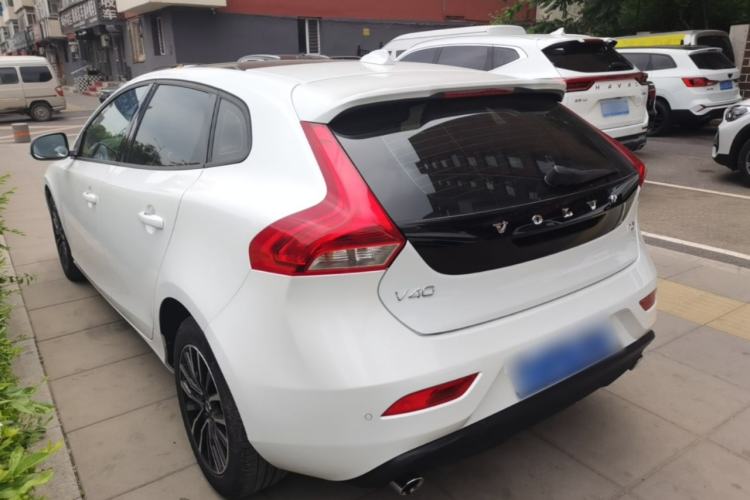 Used Volvo V40 2019 T3 Zhiyi Edition Rear Left 45 Deg