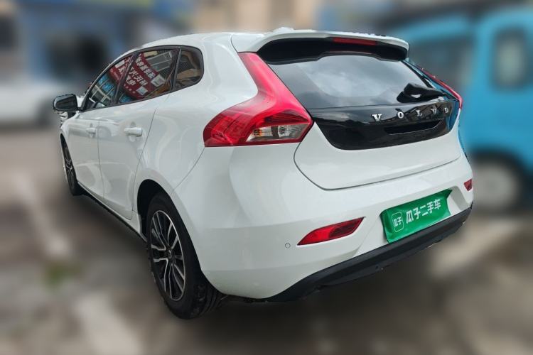 Used Volvo V40 2019 T3 Zhiyi Edition Rear Left 45 Deg
