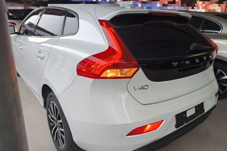 Used Volvo V40 2019 T3 Zhiyi Edition Rear Left 45 Deg