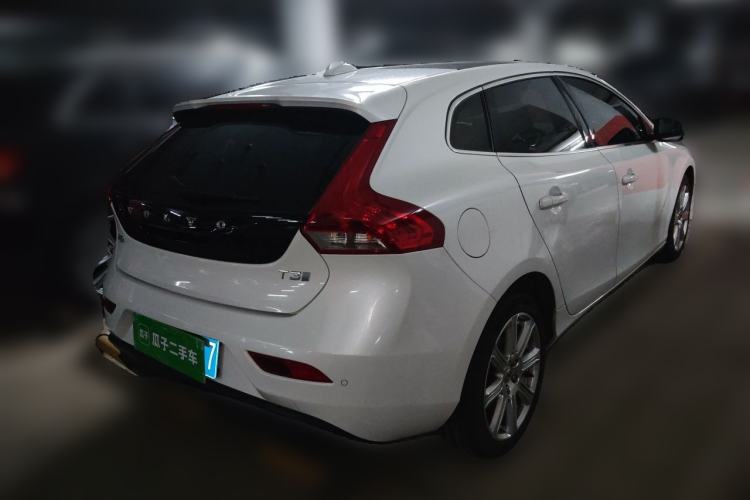 Used Volvo V40 2019 T3 Smart Luxury Edition Rear Right 45 Deg