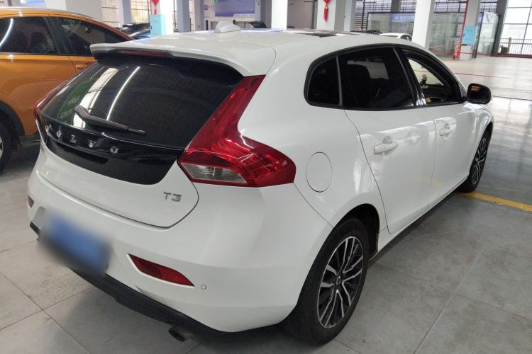 Used Volvo V40 2019 T3 Zhiyi Edition Rear Right 45 Deg