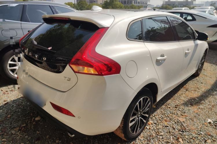 Used Volvo V40 2019 T3 Zhiyi Edition Rear Right 45 Deg