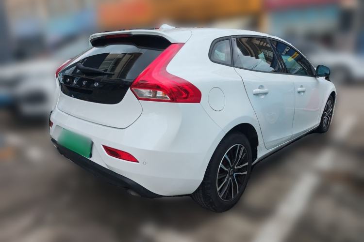Used Volvo V40 2019 T3 Zhiyi Edition Rear Right 45 Deg