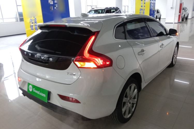 Used Volvo V40 2019 T3 Smart Luxury Edition Rear Right 45 Deg