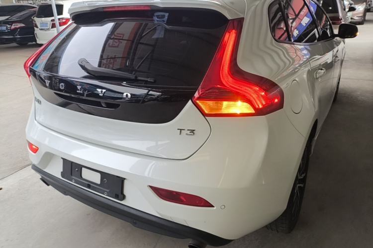 Used Volvo V40 2019 T3 Zhiyi Edition Rear Right 45 Deg