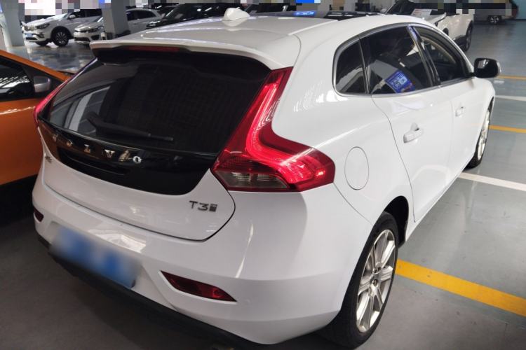 Used Volvo V40 2019 T3 Smart Luxury Edition Rear Right 45 Deg
