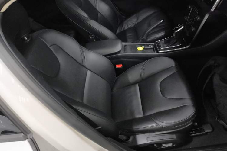 Used Volvo V40 2019 T3 Zhiyi Edition Right Front Seat