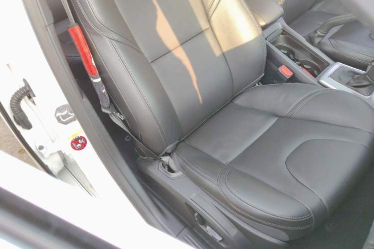 Used Volvo V40 2019 T3 Smart Luxury Edition Right Front Seat