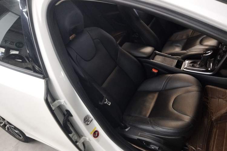 Used Volvo V40 2019 T3 Zhiyi Edition Right Front Seat