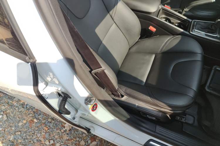Used Volvo V40 2019 T3 Zhiyi Edition Right Front Seat
