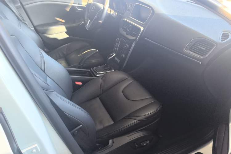 Used Volvo V40 2019 T3 Zhiyi Edition Right Front Seat