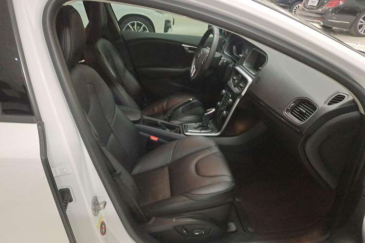 Used Volvo V40 2019 T3 Zhiyi Edition Right Front Seat