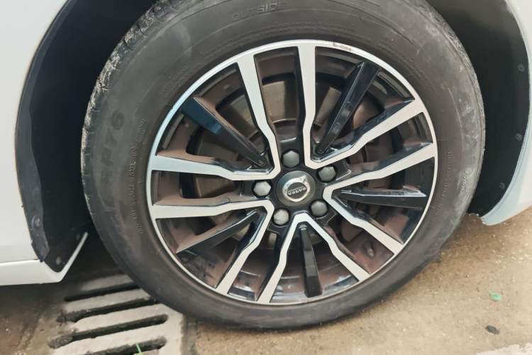 Used Volvo V40 2019 T3 Zhiyi Edition Right Front Wheel Hub