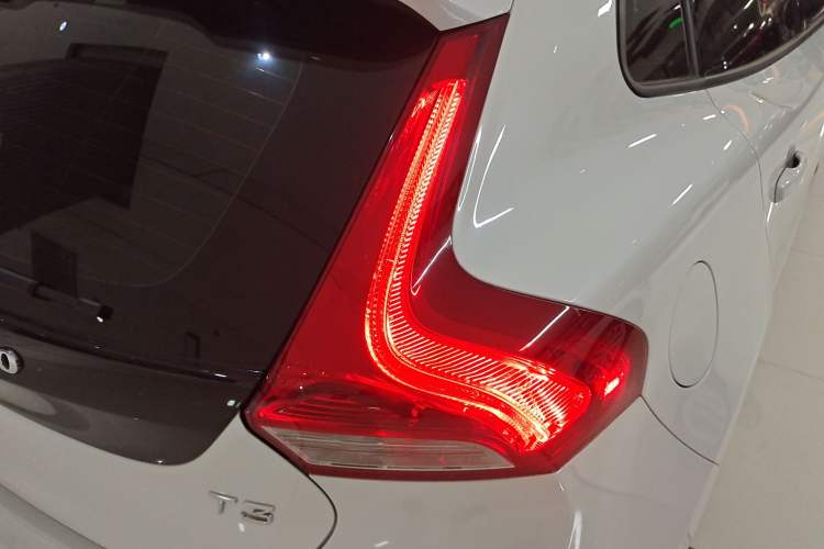 Used Volvo V40 2019 T3 Zhiyi Edition Right Rear Taillight