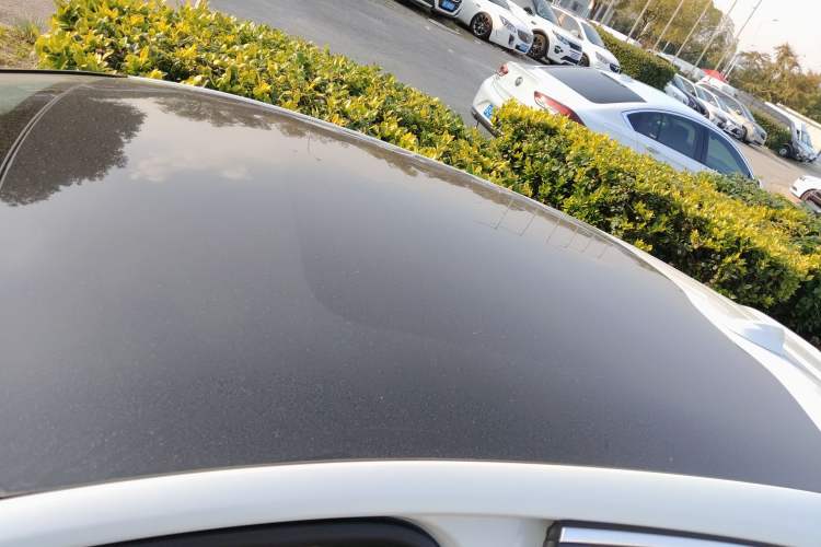Used Volvo V40 2019 T3 Smart Luxury Edition Roof