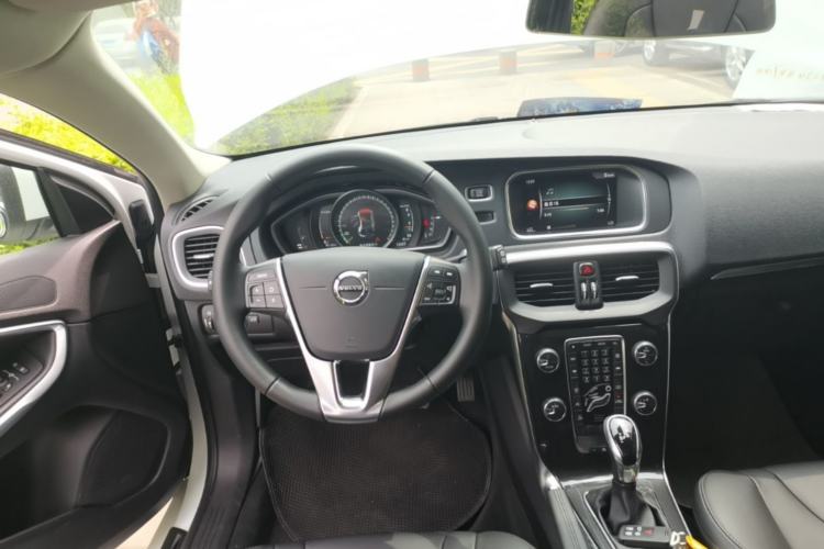 Used Volvo V40 2019 T3 Zhiyi Edition Steering Wheel