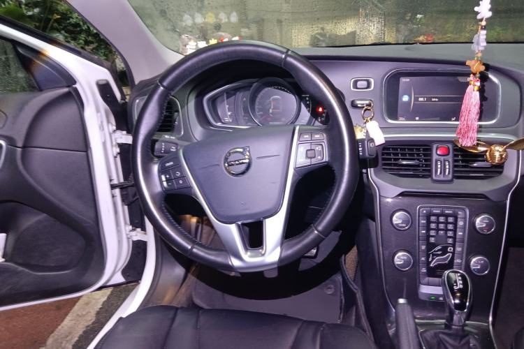 Used Volvo V40 2019 T3 Zhiyi Edition Steering Wheel