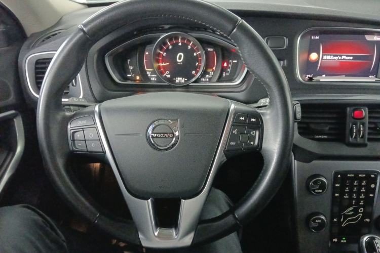 Used Volvo V40 2019 T3 Smart Luxury Edition Steering Wheel