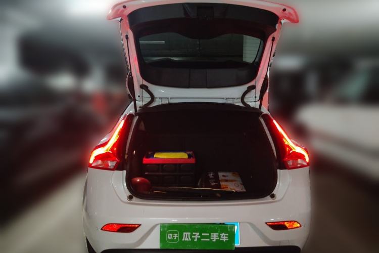 Used Volvo V40 2019 T3 Smart Luxury Edition Trunk