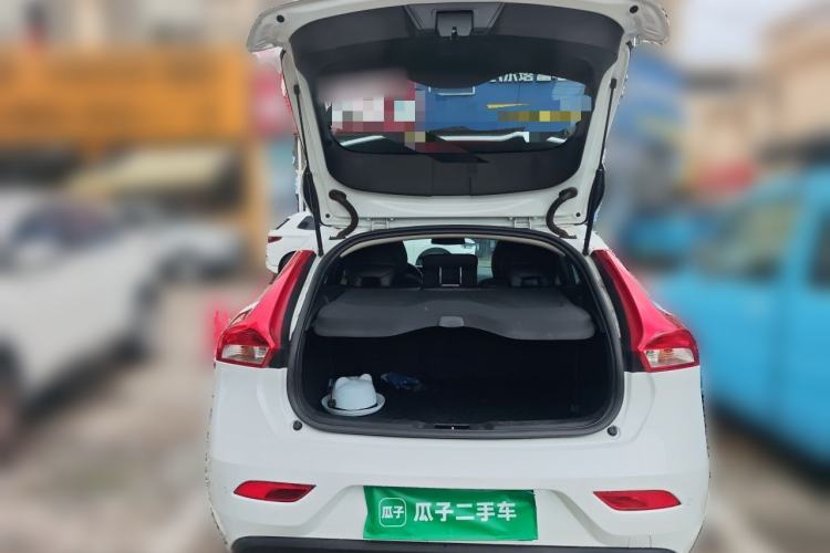 Used Volvo V40 2019 T3 Zhiyi Edition Trunk