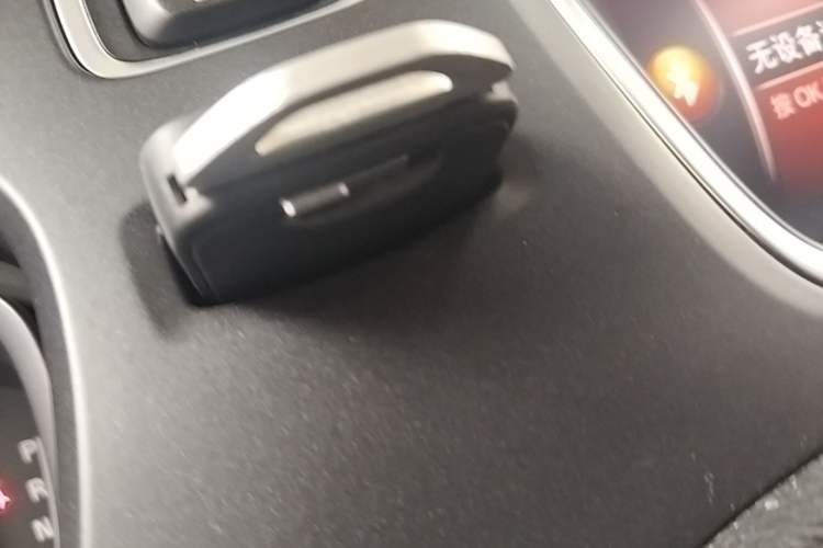 Used Volvo V40 2019 T3 Smart Luxury Edition Vehicle Key